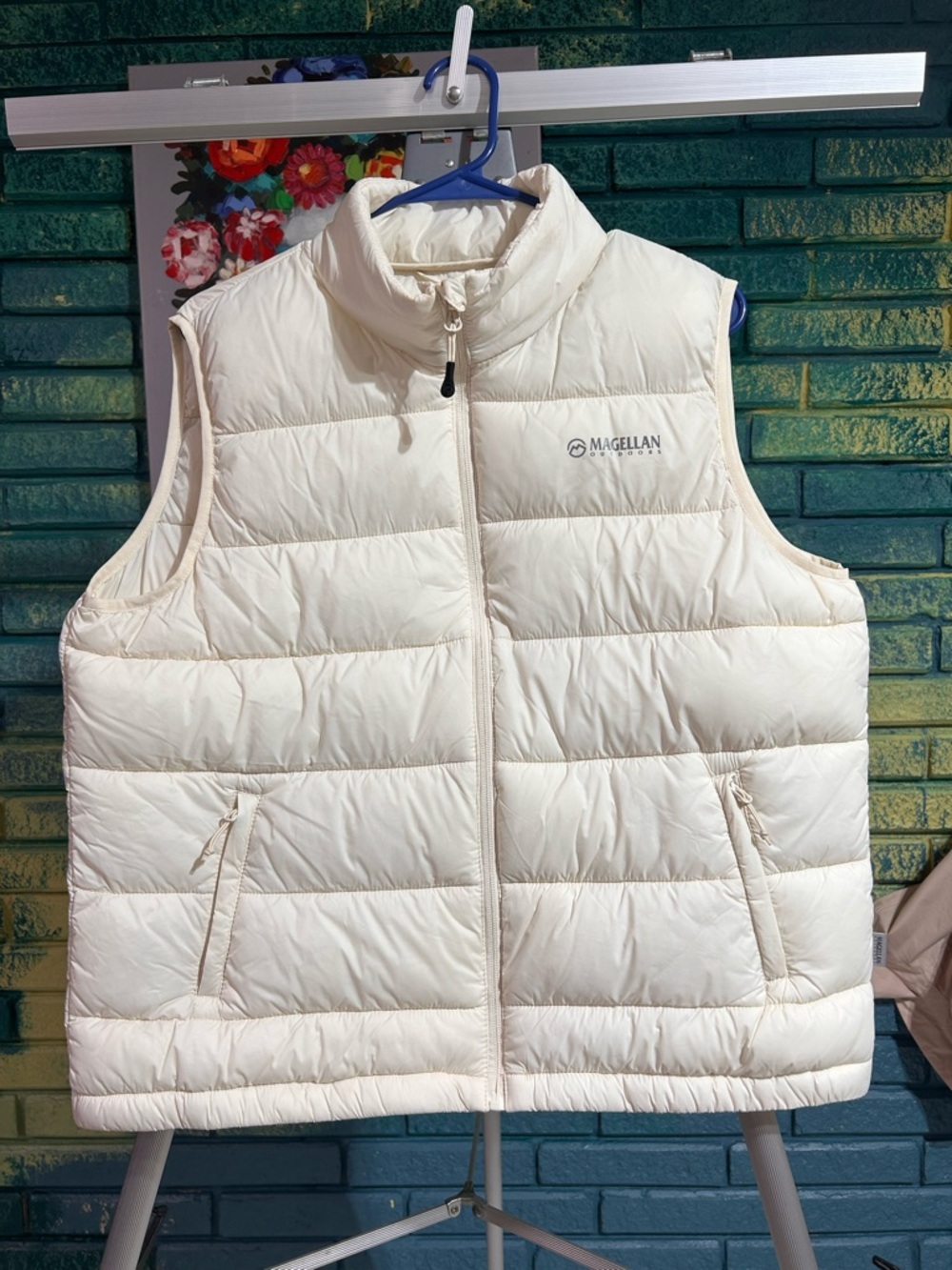 Magellan Outdoors Cream Puffer Vest with High Collar cropped XL